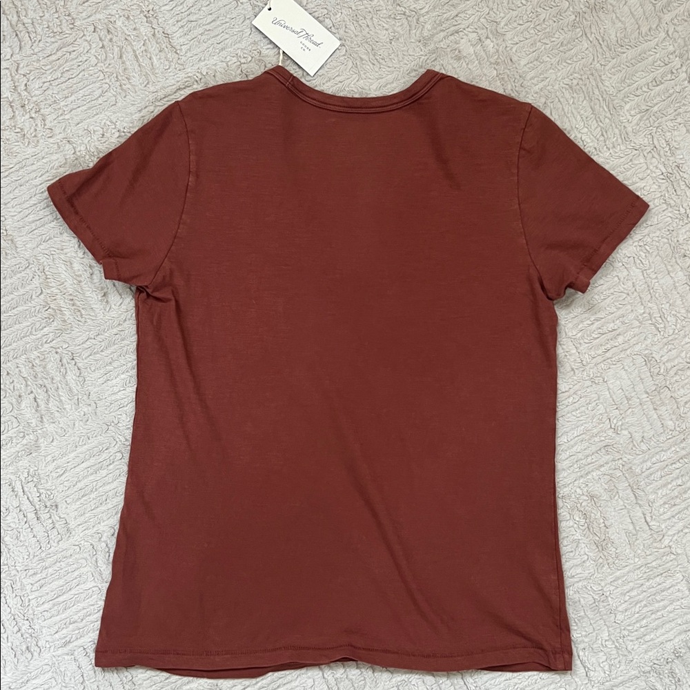 Universal Thread v-neck short sleeve t-shirt,
Size Medium, New with tags - Picture 8 of 16